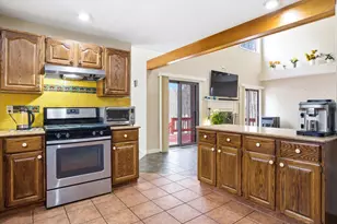 47 Drew Woods Dr, Derry, NH 03038 - Photo 14