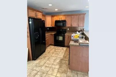 43 Cranberry Way, Manchester, NH 03109 - Photo 2