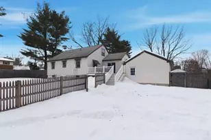 1 Lorraine St, Hudson, NH 03051 - Photo 2