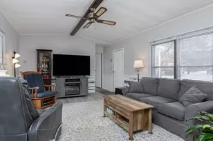 25 Village Dr, Raymond, NH 03077 - Photo 2