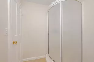 80 Woodlawn Cir, Portsmouth, NH 03801 - Photo 12
