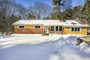 6 Hemlock Dr, Pelham, NH 03076 - Photo 2