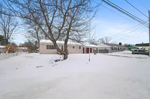 133 Lafayette St, Laconia, NH 03246 - Photo 2