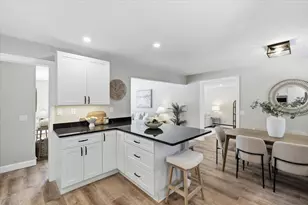 8 Park Dr, Bedford, NH 03110 - Photo 12