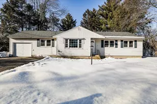 8 Park Dr, Bedford, NH 03110 - Photo 2