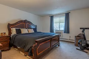 19 Country Club Dr, Manchester, NH 03102 - Photo 10