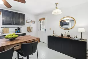 128 Sandstone Cir, Londonderry, NH 03053 - Photo 2