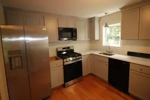 66 Goodhue Dr, Derry, NH 03038 - Photo 4