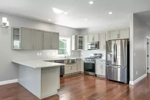 14 Stonehenge Cir, Northfield, NH 03220 - Photo 2