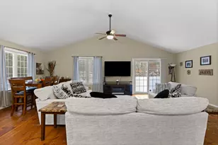 129 New Boston Rd, Goffstown, NH 03045 - Photo 16