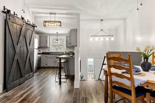 879 Mammoth Rd, Manchester, NH 03104 - Photo 8