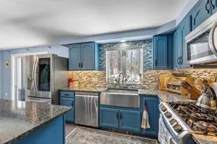 17 Cottage Cir, Lebanon, NH 03784 - Photo 6