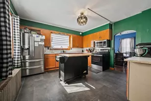 66 Spruce St, Berlin, NH 03570 - Photo 2