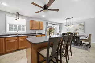 11 Canterberry Ct, Hudson, NH 03051 - Photo 14