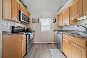 223 W Shore Ave, Manchester, NH 03109 - Photo 8