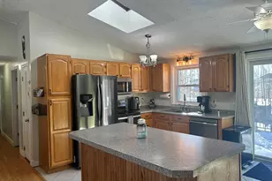 1409 Wellington Rd, Manchester, NH 03104 - Photo 12