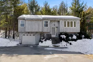 27 W Chamberlain Rd, Merrimack, NH 03054 - Photo 2