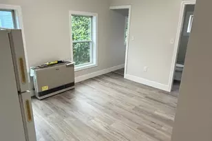 388 Belmont St, Manchester, NH 03103 - Photo 2