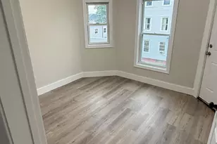 388 Belmont St, Manchester, NH 03103 - Photo 8