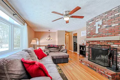 27 Farmer Road, Merrimack, NH 03054 - Photo 4
