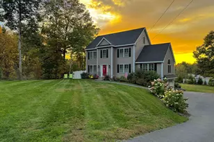 2 Chestnut Hill Dr, Sandown, NH 03873 - Photo 1