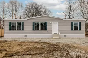 40 School St, Canaan, NH 03741 - Photo 2