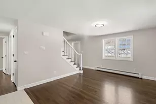 19 Auburn Rd, Londonderry, NH 03053 - Photo 10