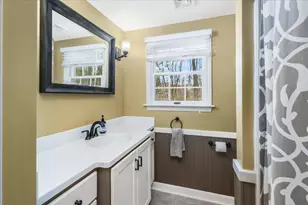 21 Berry Rd, Derry, NH 03038 - Photo 14