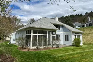27 Fountain Way, Lebanon, NH 03784 - Photo 2