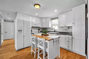 278 Exchange Ave, Manchester, NH 03104 - Photo 2