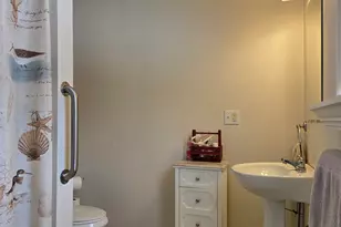 35 Collins Landing Rd, Weare, NH 03281 - Photo 10