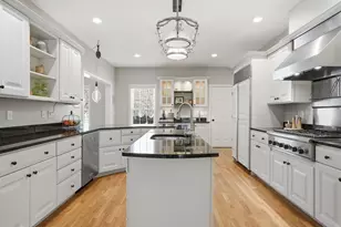 16 Gowing Ln, Amherst, NH 03031 - Photo 1