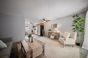 905 Mammoth Rd, Manchester, NH 03104 - Photo 6