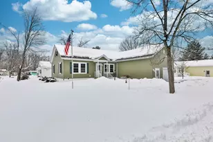21 Fairfield Dr, Concord, NH 03301 - Photo 1
