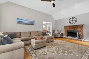 38 Buckingham Dr, Londonderry, NH 03053 - Photo 16