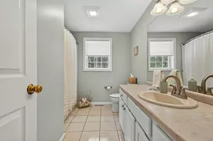 38 Buckingham Dr, Londonderry, NH 03053 - Photo 40