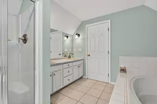 38 Buckingham Dr, Londonderry, NH 03053 - Photo 32