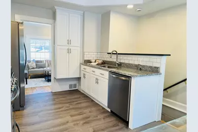 34 School Street, Hudson, NH 03051 - Photo 6