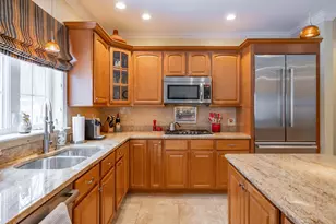 31 Bear Run Dr, Litchfield, NH 03052 - Photo 10