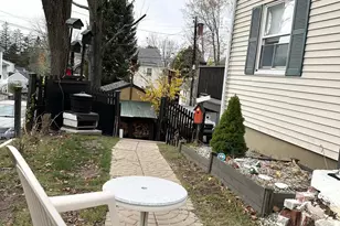 62 Harold St, Manchester, NH 03104 - Photo 4