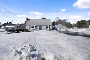 26 Eayers Pond Rd, Hudson, NH 03051 - Photo 1