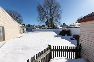 962 Montgomery St, Manchester, NH 03102 - Photo 44