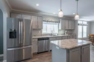 9A Winter St, Salem, NH 03079 - Photo 10