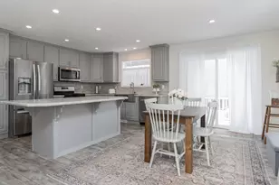 104 Robinhood Dr, Exeter, NH 03833 - Photo 2