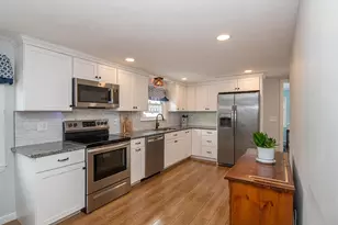 169 Central St, Hudson, NH 03051 - Photo 4