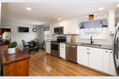 169 Central Street, Hudson, NH 03051 - Photo 2