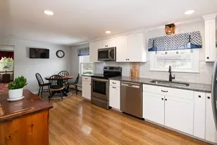 169 Central St, Hudson, NH 03051 - Photo 2