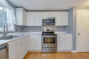 9 Westchester Ct, Hudson, NH 03051 - Photo 8