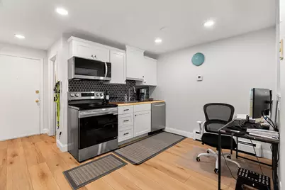 555 Calef Road #4, Manchester, NH 03103 - Photo 4