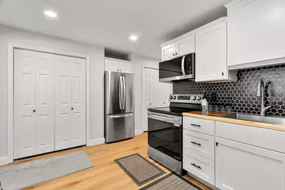 555 Calef Road #4, Manchester, NH 03103 - Photo 2